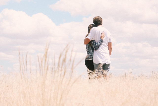 Sposoby przytulania – jak rozumieć przytulenia mężczyzny?